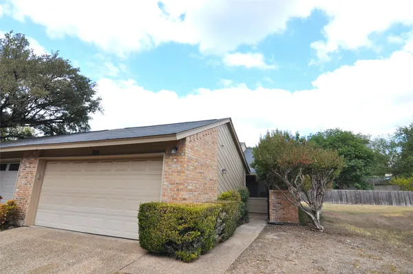 $1,750 | 7205 Waldon Drive, Unit L204, Austin, TX 78750