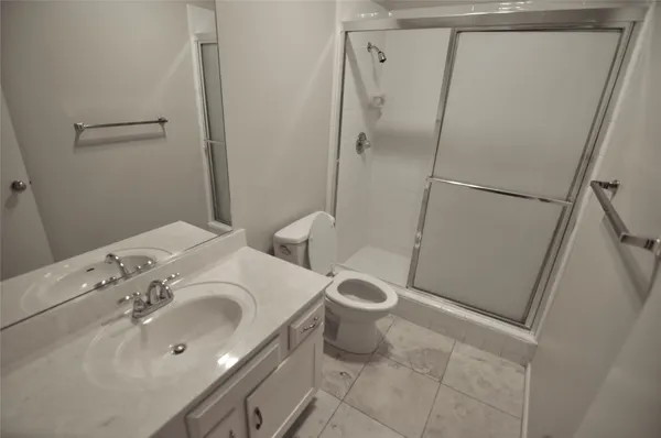 $1,750 | 7205 Waldon Drive, Unit L204, Austin, TX 78750