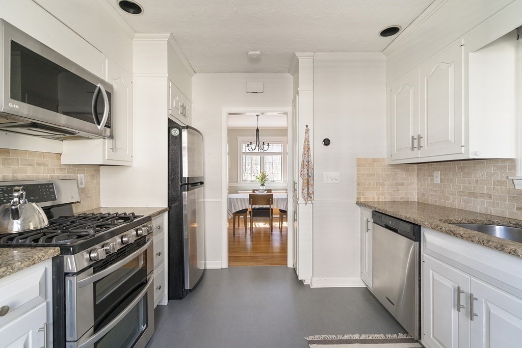 19 Realton Road Boston, MA 02132 - Photo 6 of 23 Gallery Image 6
