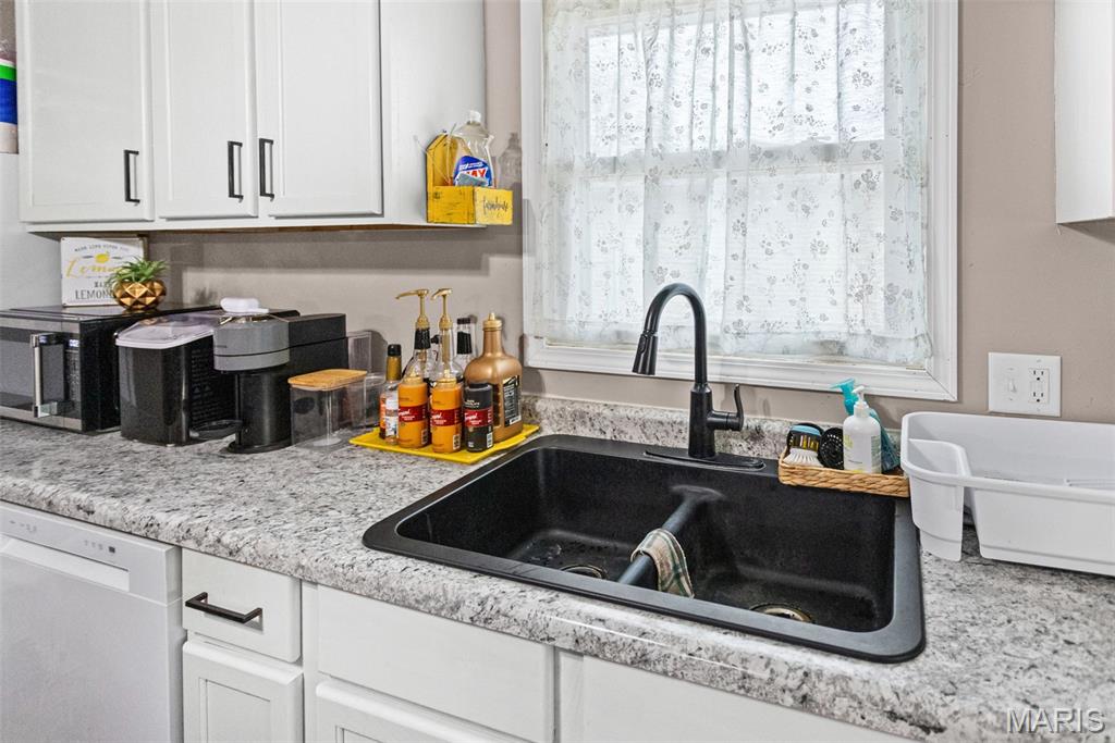 608 Brant Street Pleasant Hill, IL 62366 - Photo 14 of 48