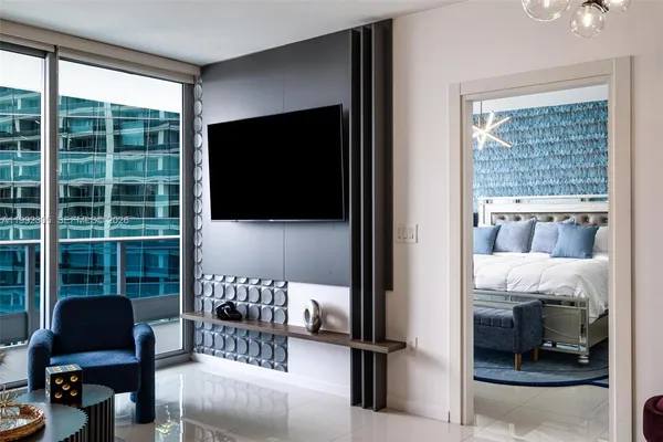 $5,000 | 200 Biscayne Blvd Way, Unit 3311, Miami, FL 33131