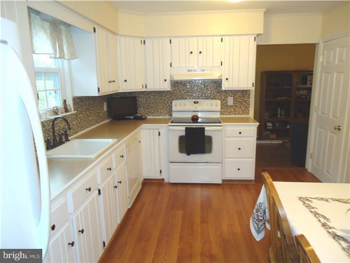 161 Silver Springs Road Phoenixville, PA 19460 - Photo 4 of 20 Kitchen