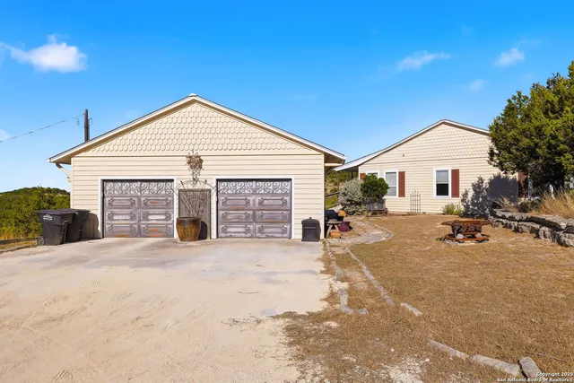 $937,900 | 42 Tower Road, Boerne, TX 78006