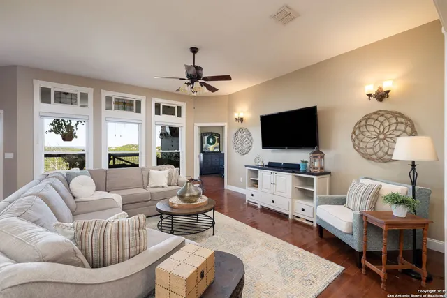 $937,900 | 42 Tower Road, Boerne, TX 78006