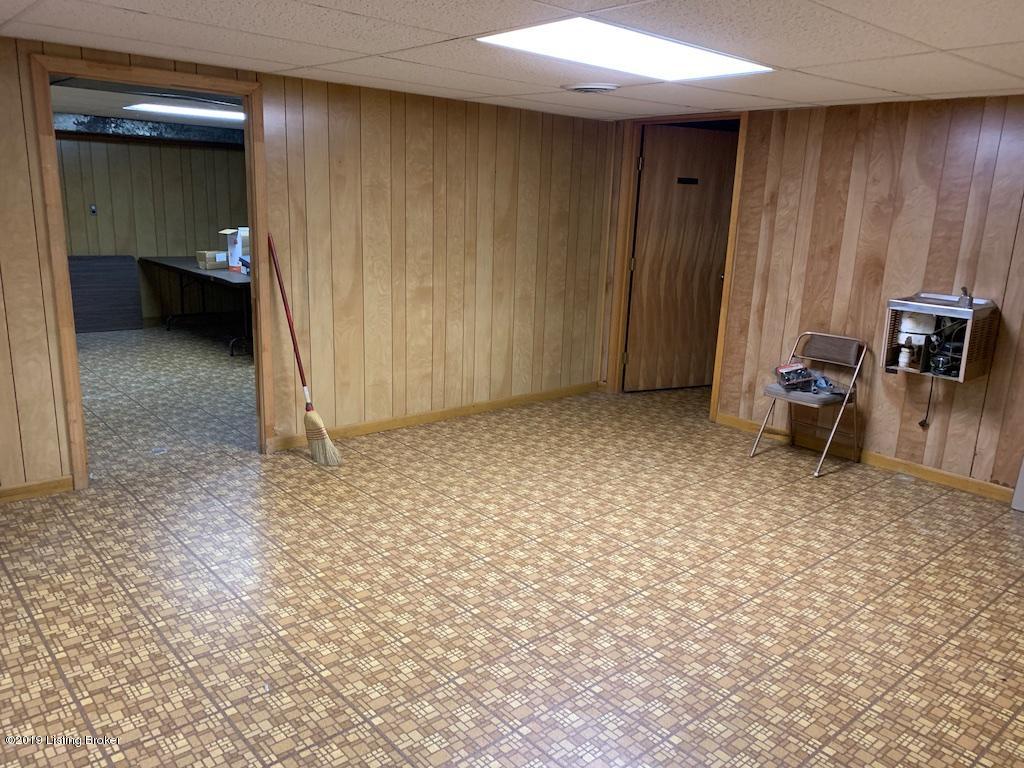 7808 Cooper Chapel Road Louisville, KY 40229 - Photo 15 of 20 7808 Cooper Chapel Rd 6
