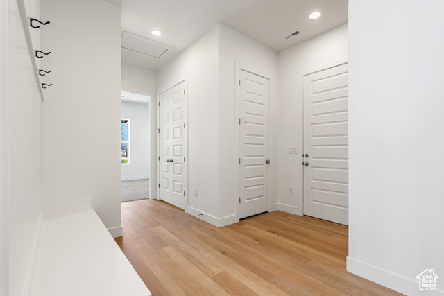 549 North Legend Circle, Unit C/466 Mapleton, UT 84664 - Photo 17 of 39 Foyer with light wood-style floors and recessed lighting