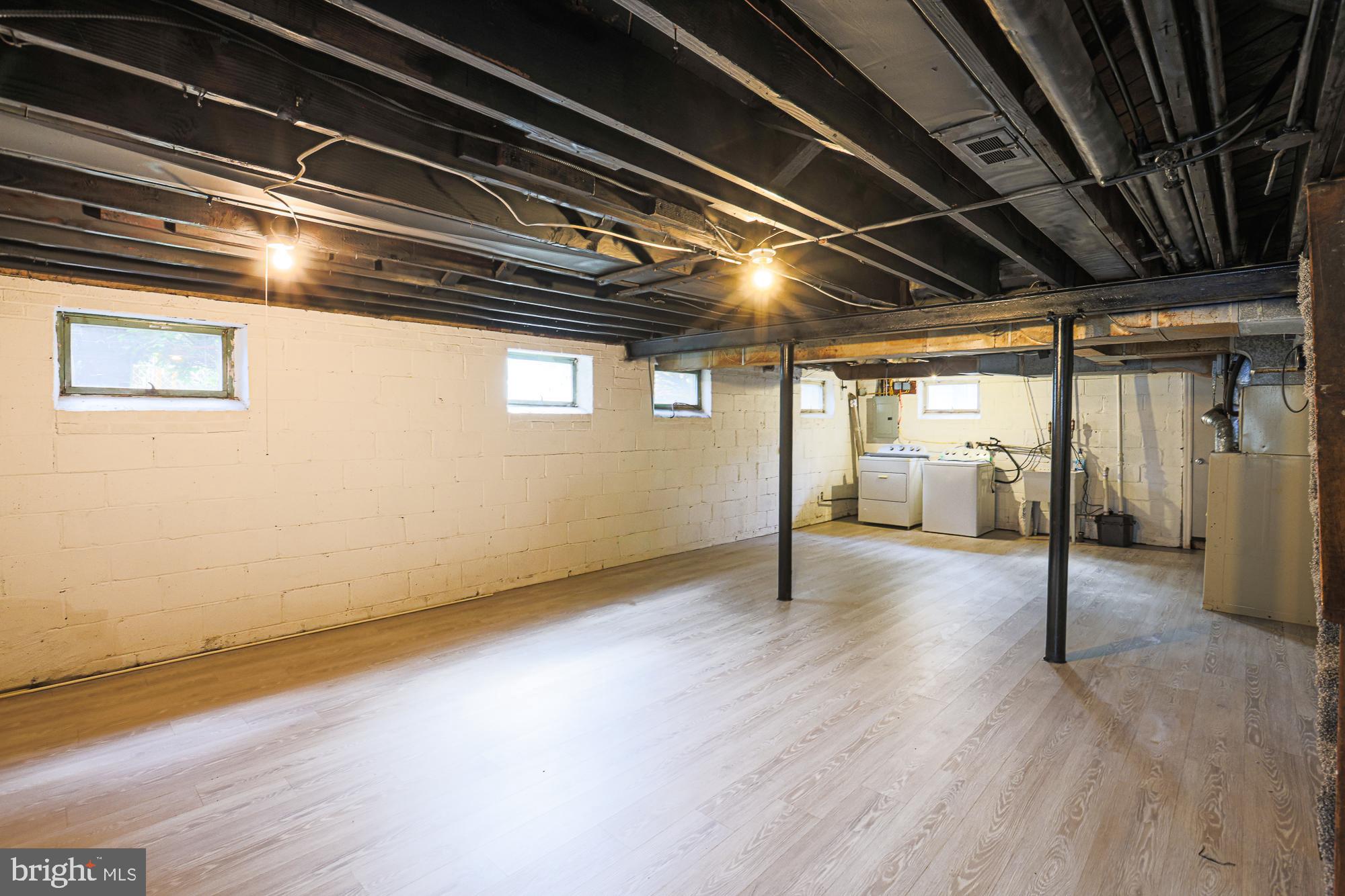 3914 Bancroft Road Baltimore, MD 21215 - Photo 20 of 25 a view of a garage