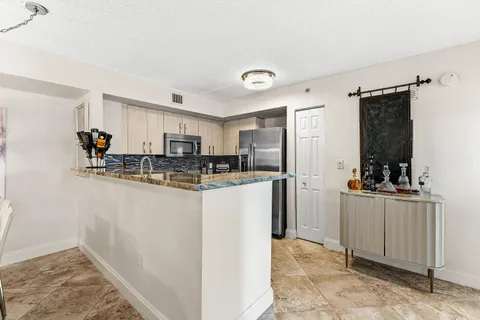 $495,000 | 1801 North Flagler Drive, Unit 235, West Palm Beach, FL 33407