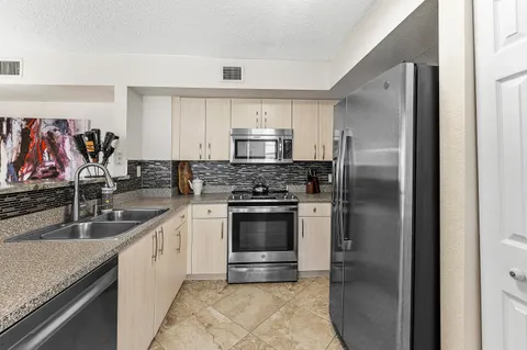 $495,000 | 1801 North Flagler Drive, Unit 235, West Palm Beach, FL 33407