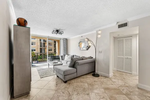 $495,000 | 1801 North Flagler Drive, Unit 235, West Palm Beach, FL 33407