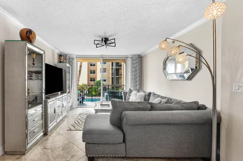 $495,000 | 1801 North Flagler Drive, Unit 235, West Palm Beach, FL 33407