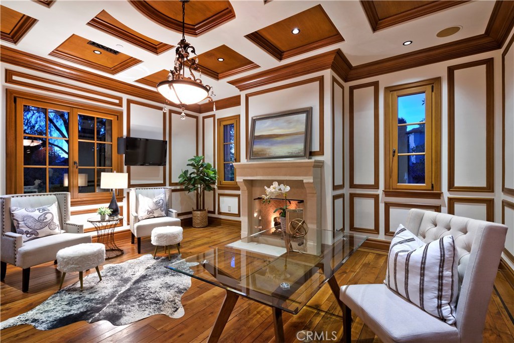 97 Canyon Creek Irvine, CA 92603 - Photo 4 of 28 a outdoor living space with furniture