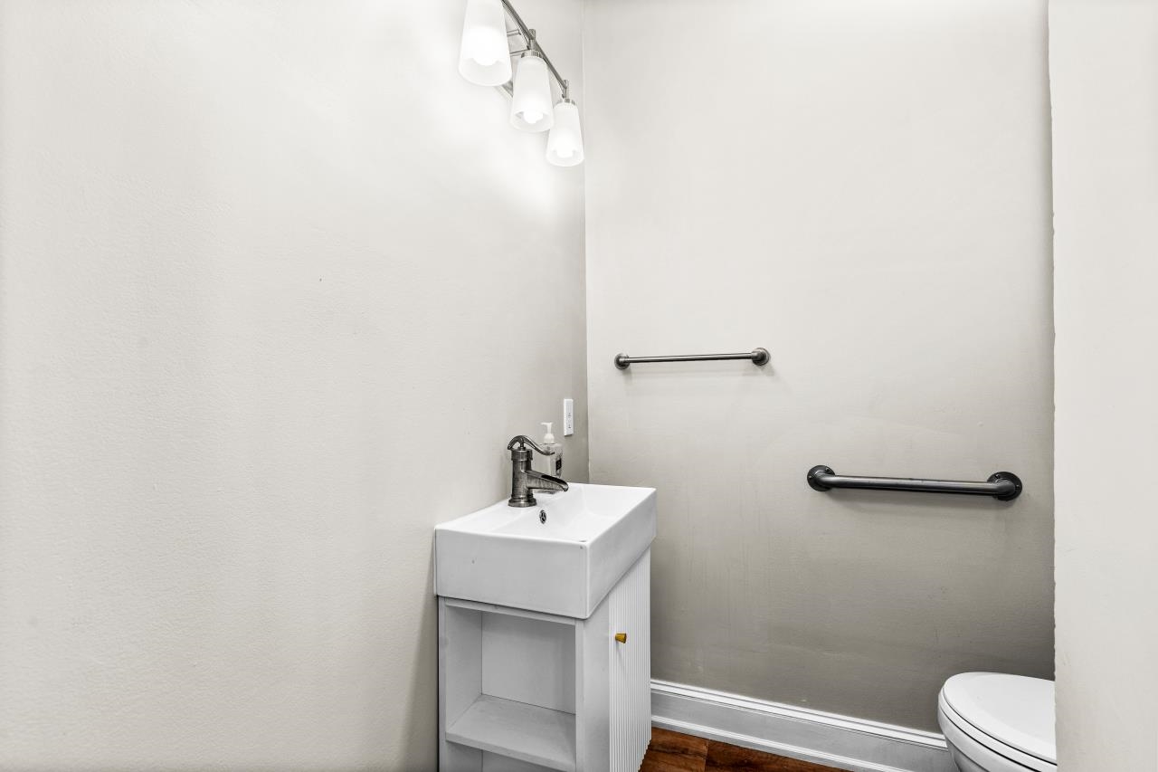 2109 Jefferson Street Duluth, MN 55812 - Photo 15 of 28