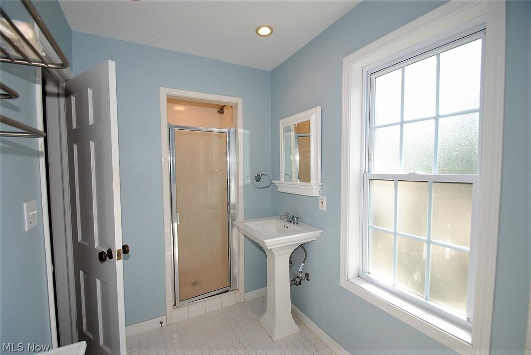 3902 Bushnell Road Cleveland, OH 44118 - Photo 21 of 25 Gallery Image 21
