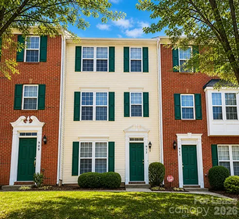 $1,900 | 913 Tiger Lane, Charlotte, NC 28262