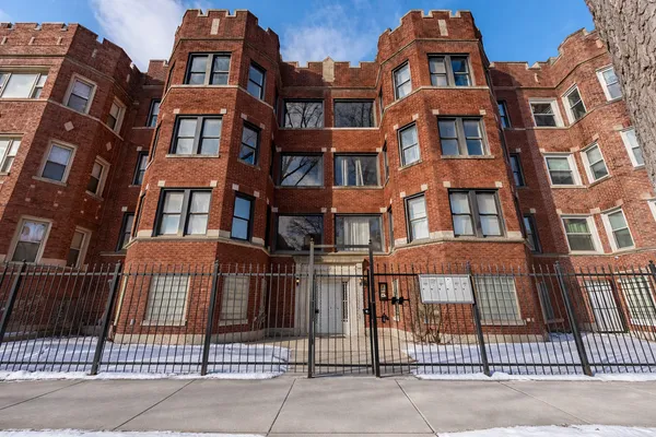$125,000 | 7628 South Essex Avenue, Unit 1N, Chicago, IL 60649