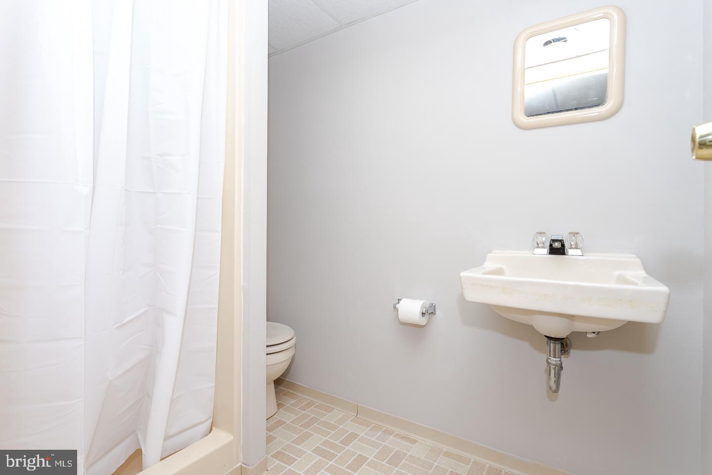 325 Scola Road Brookhaven, PA 19015 - Photo 27 of 35 Gallery Image 27
