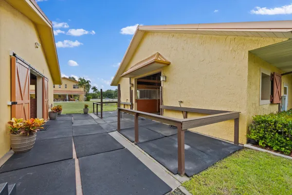 a view of an outdoor space