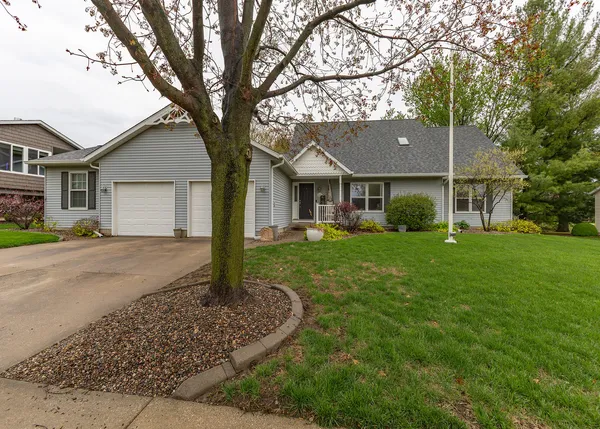 $334,900 | 861 Mulberry Drive, Geneseo, IL 61254