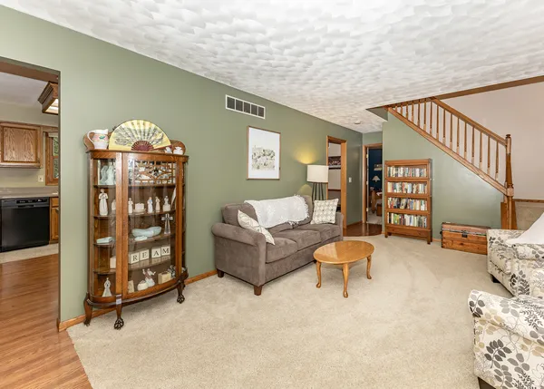 $334,900 | 861 Mulberry Drive, Geneseo, IL 61254