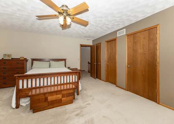 $334,900 | 861 Mulberry Drive, Geneseo, IL 61254