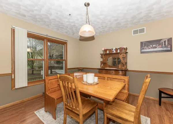 $334,900 | 861 Mulberry Drive, Geneseo, IL 61254
