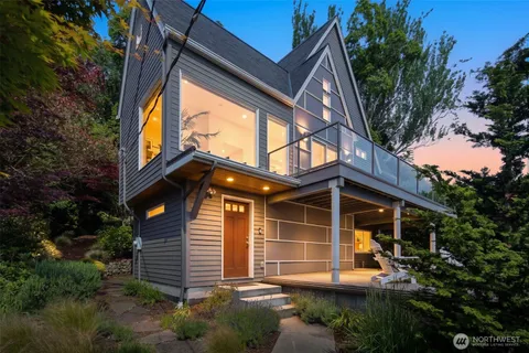$2,375,000 | 4622 57th Avenue Southwest, Seattle, WA 98116