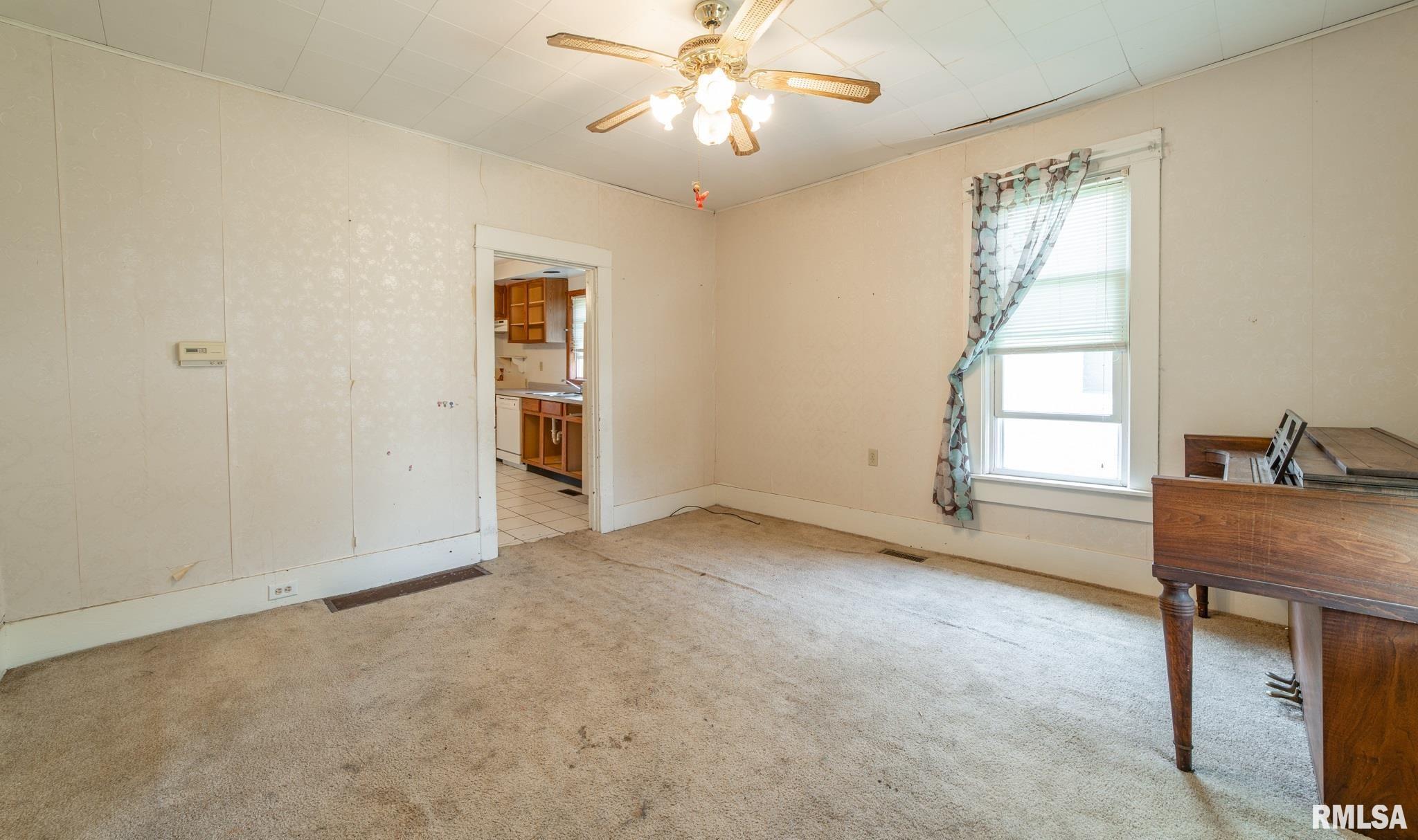 1110 North Kickapoo Street Lincoln, IL 62656 - Photo 2 of 19 Gallery Image 2