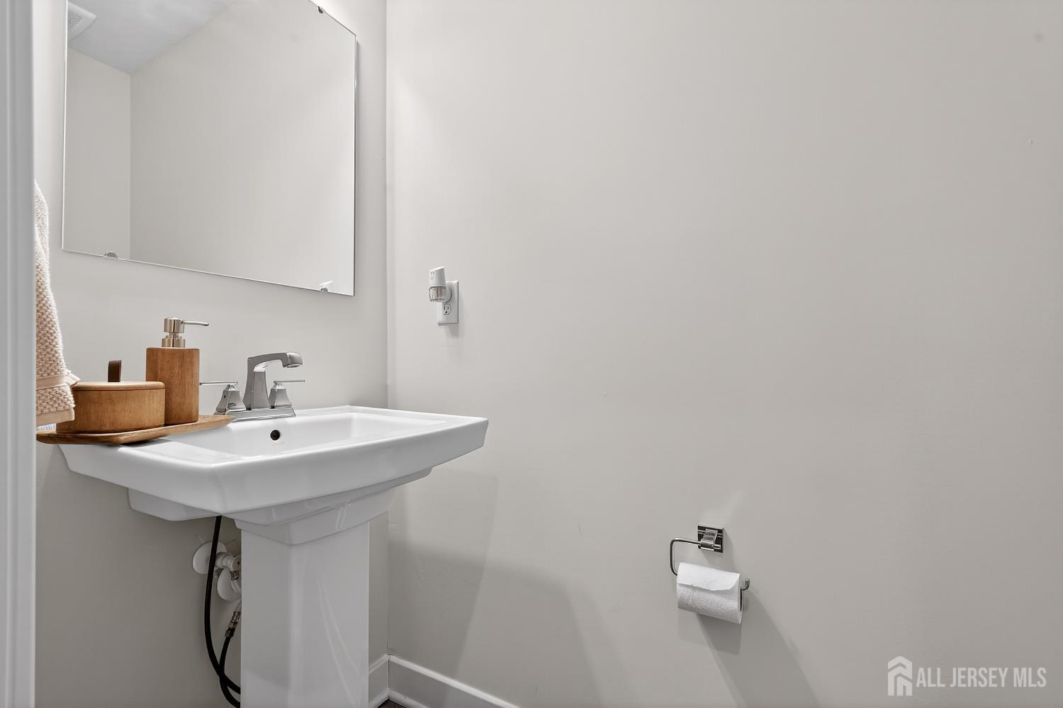 5 Athens Way Cliffwood, NJ 07721 - Photo 13 of 34