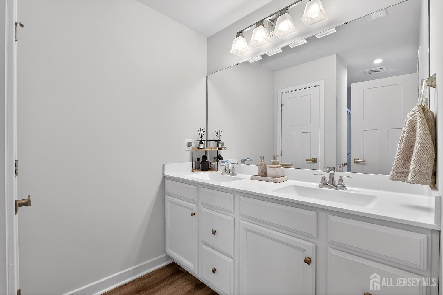 5 Athens Way Cliffwood, NJ 07721 - Photo 19 of 34