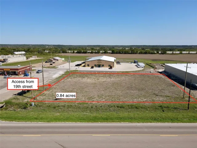 a view of a tennis court