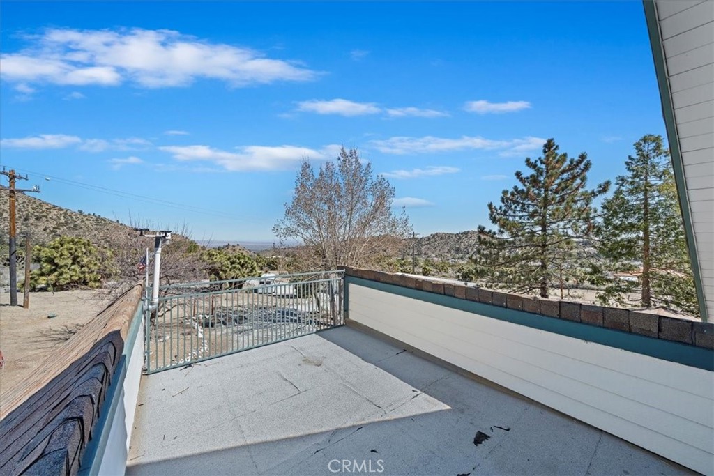 7337 Sequoia Road Wrightwood, CA 92397 - Photo 23 of 52 a view of balcony with furniture