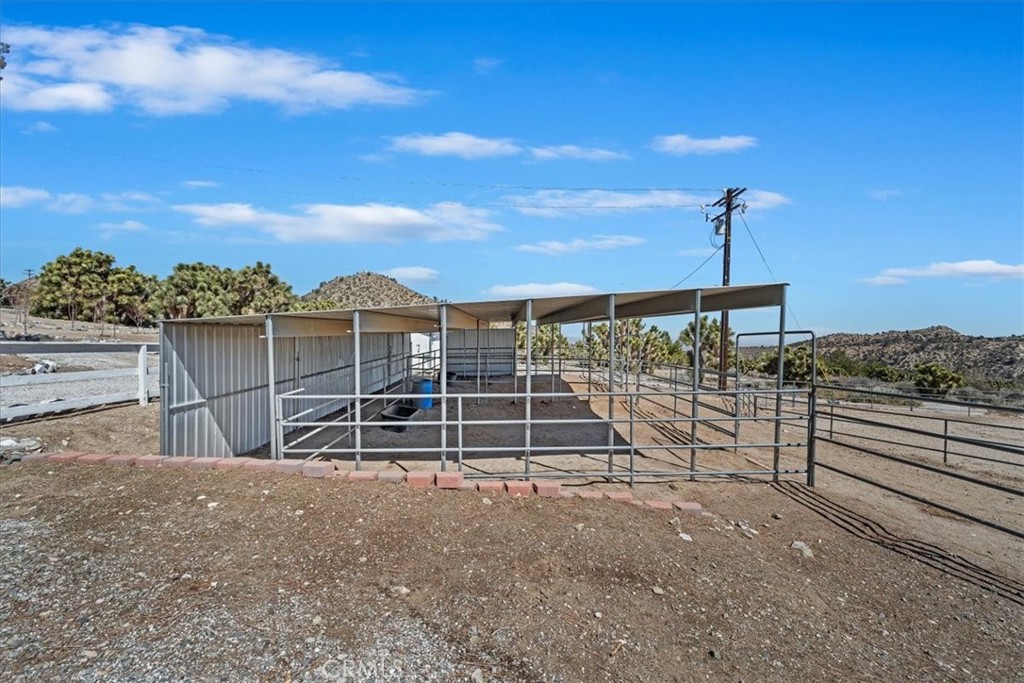 7337 Sequoia Road Wrightwood, CA 92397 - Photo 37 of 52 a view of a terrace