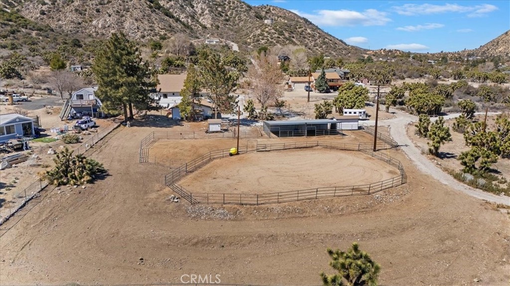 7337 Sequoia Road Wrightwood, CA 92397 - Photo 43 of 52 a view of a terrace with skyline