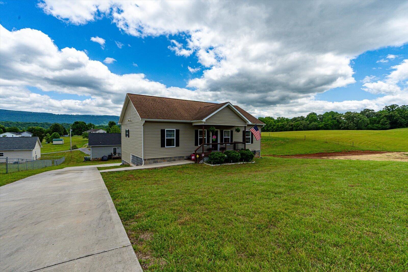 165 Rena Drive Whitwell, TN 37397 - Photo 2 of 35 02-165 Rena Dr-2