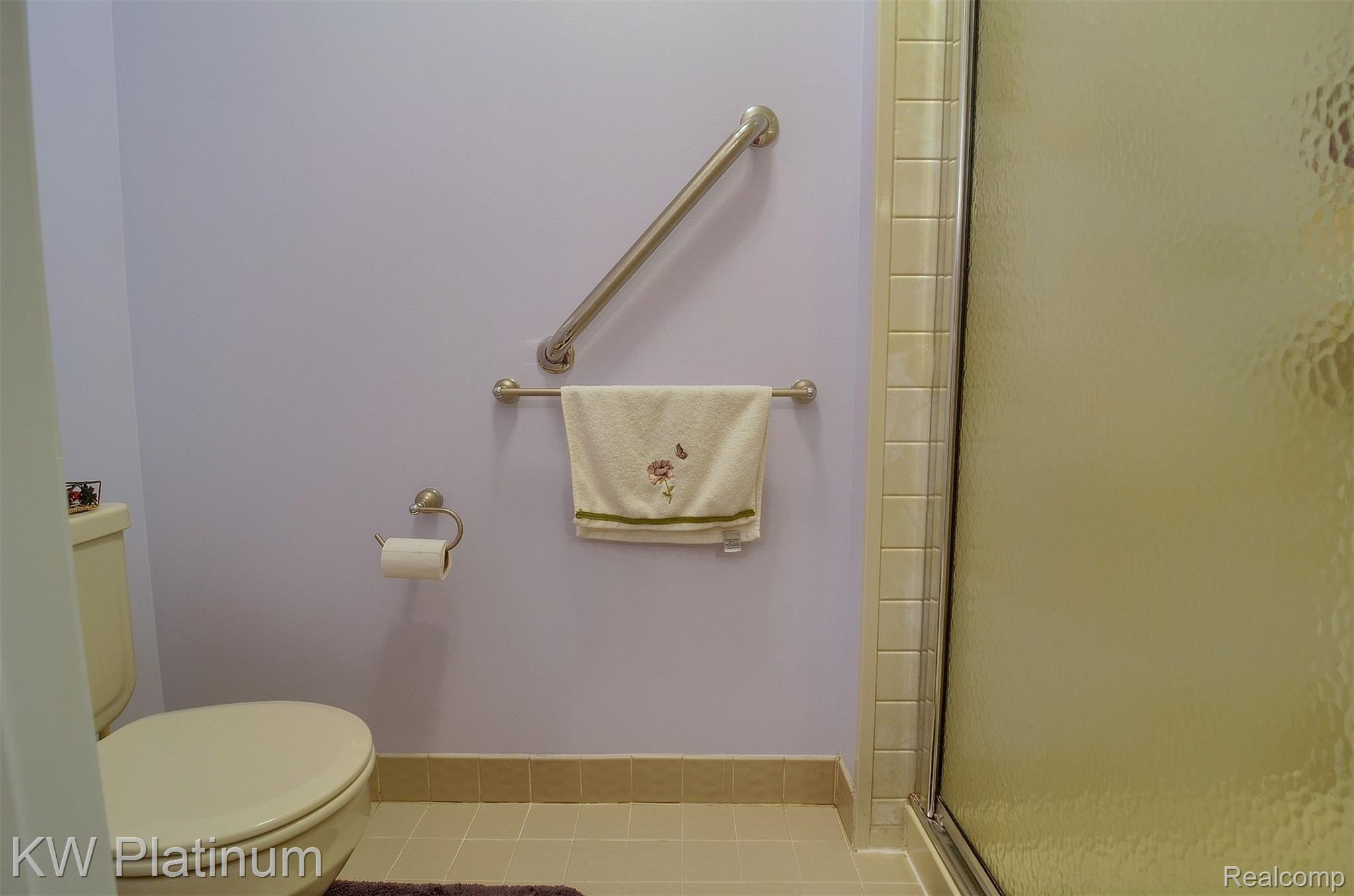 1237 Sandy Ridge Drive Rochester, MI 48306 - Photo 26 of 35 26-Master Bathroom 3rd View.jpg