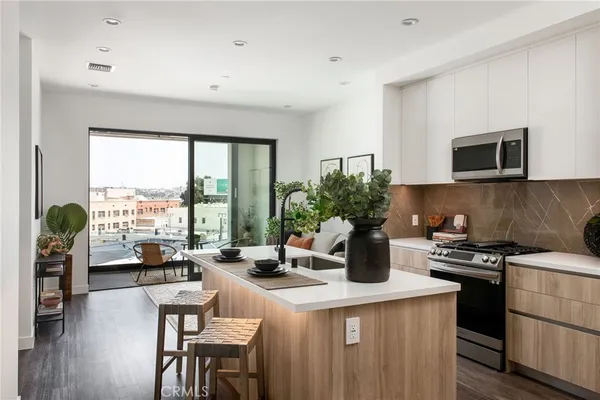 $595,000 | 118 Astronaut Ellison S Onizuka Street, Unit 308, Los Angeles, CA 90012