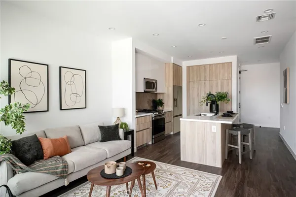 $595,000 | 118 Astronaut Ellison S Onizuka Street, Unit 308, Los Angeles, CA 90012