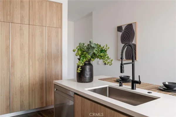 $595,000 | 118 Astronaut Ellison S Onizuka Street, Unit 308, Los Angeles, CA 90012