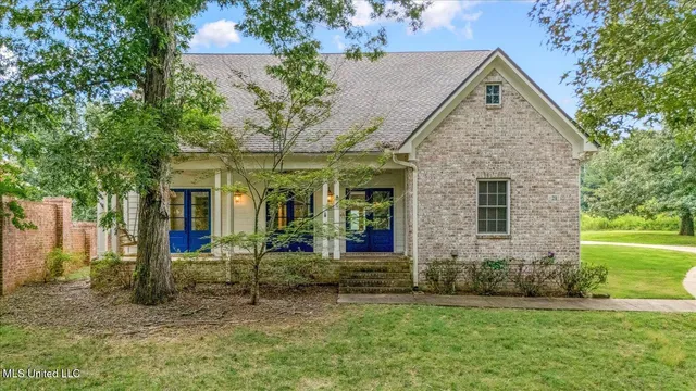$299,900 | 21 Nelson Drive, Holly Springs, MS 38635