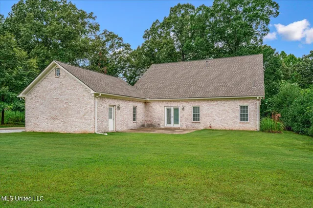 $299,900 | 21 Nelson Drive, Holly Springs, MS 38635