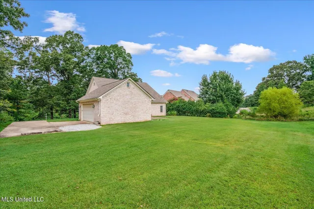 $299,900 | 21 Nelson Drive, Holly Springs, MS 38635