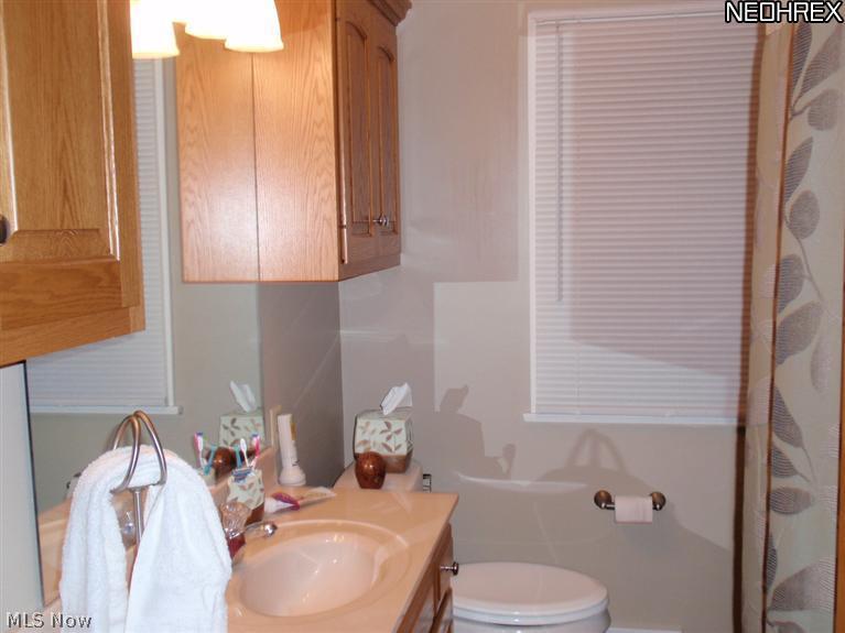 6381 Ridge Road Wadsworth, OH 44281 - Photo 17 of 25