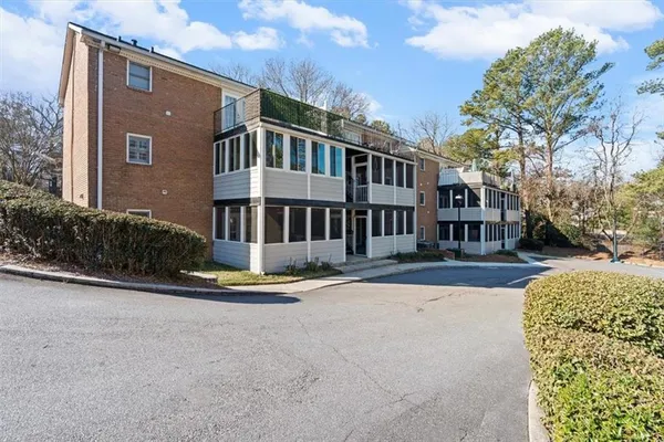 $179,000 | 1101 Collier Road Northwest, Unit T5, Atlanta, GA 30318