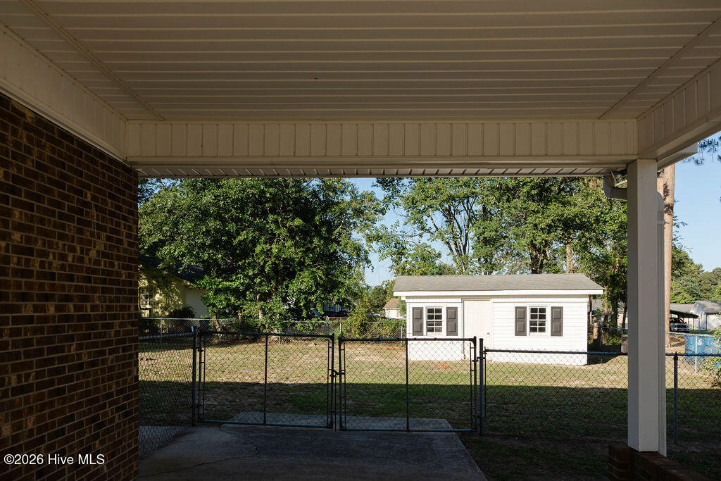 1612 Fairground Road Dunn, NC 28334 - Photo 4 of 29
