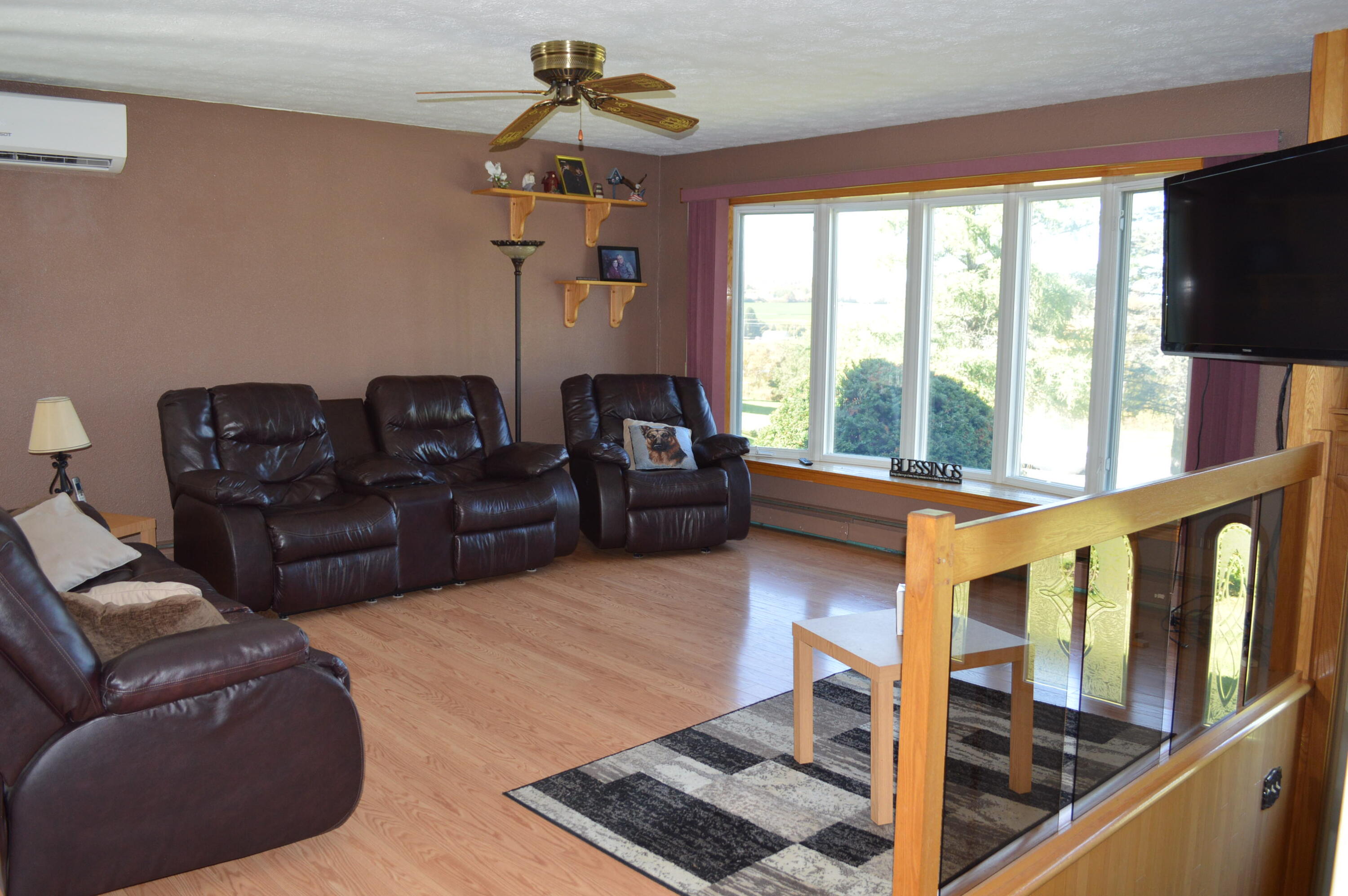 1147 Frenchville Road Fort Kent, ME 04743 - Photo 17 of 66 Living room