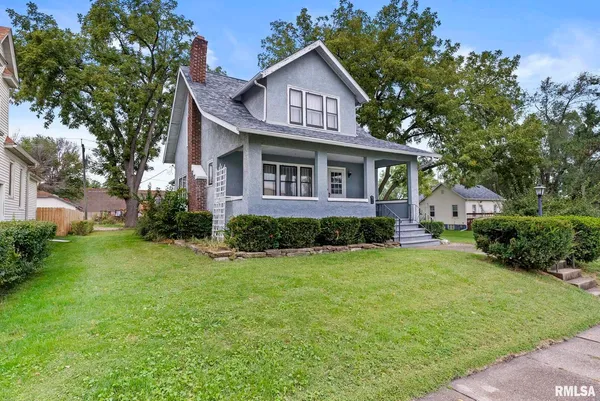 $130,000 | 217 40th Street, Moline, IL 61265