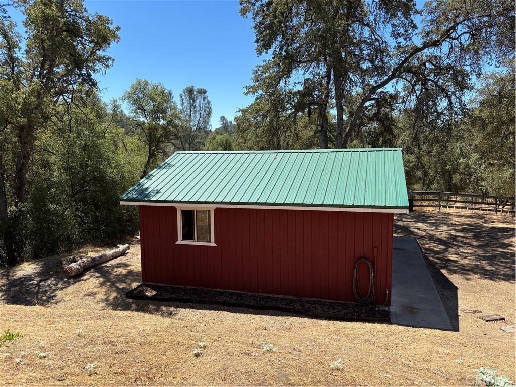 4060 Indian Peak Road Mariposa, CA 95338 - Photo 46 of 60 a view of backyard of a house