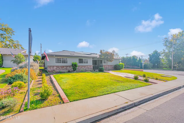 $359,999 | 3200 Olympic Drive, Bakersfield, CA 93308