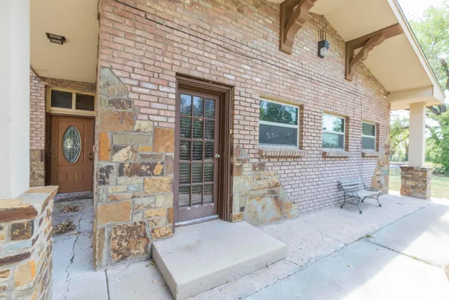 $675,000 | 830 Burnett Street, Miami, TX 79059